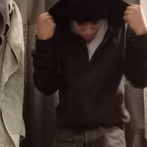 Meet your Posher, Adrian